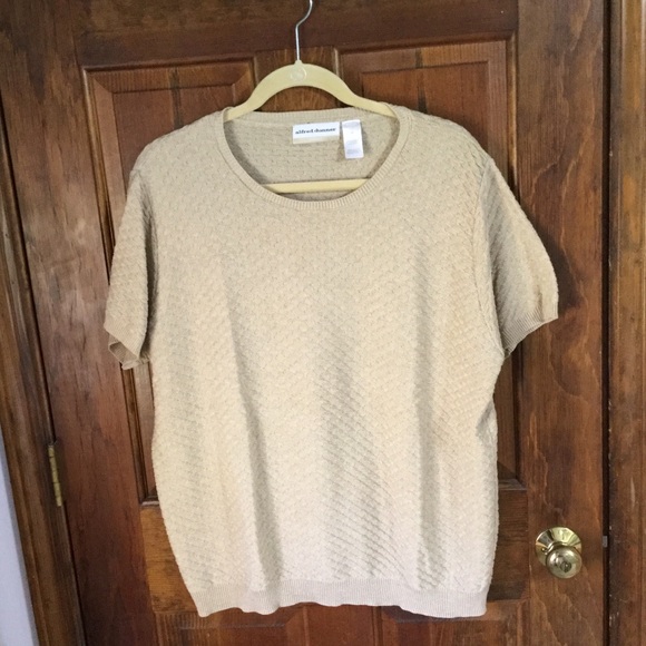 Beige textured light weight sweater - Picture 1 of 4